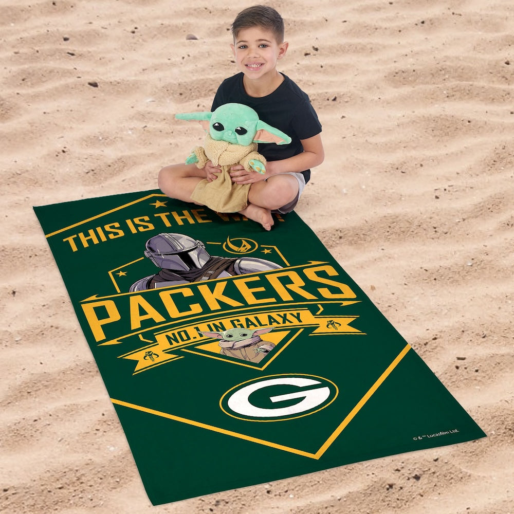 Green Bay Packers Baby Yoda Hugger and Towel 1