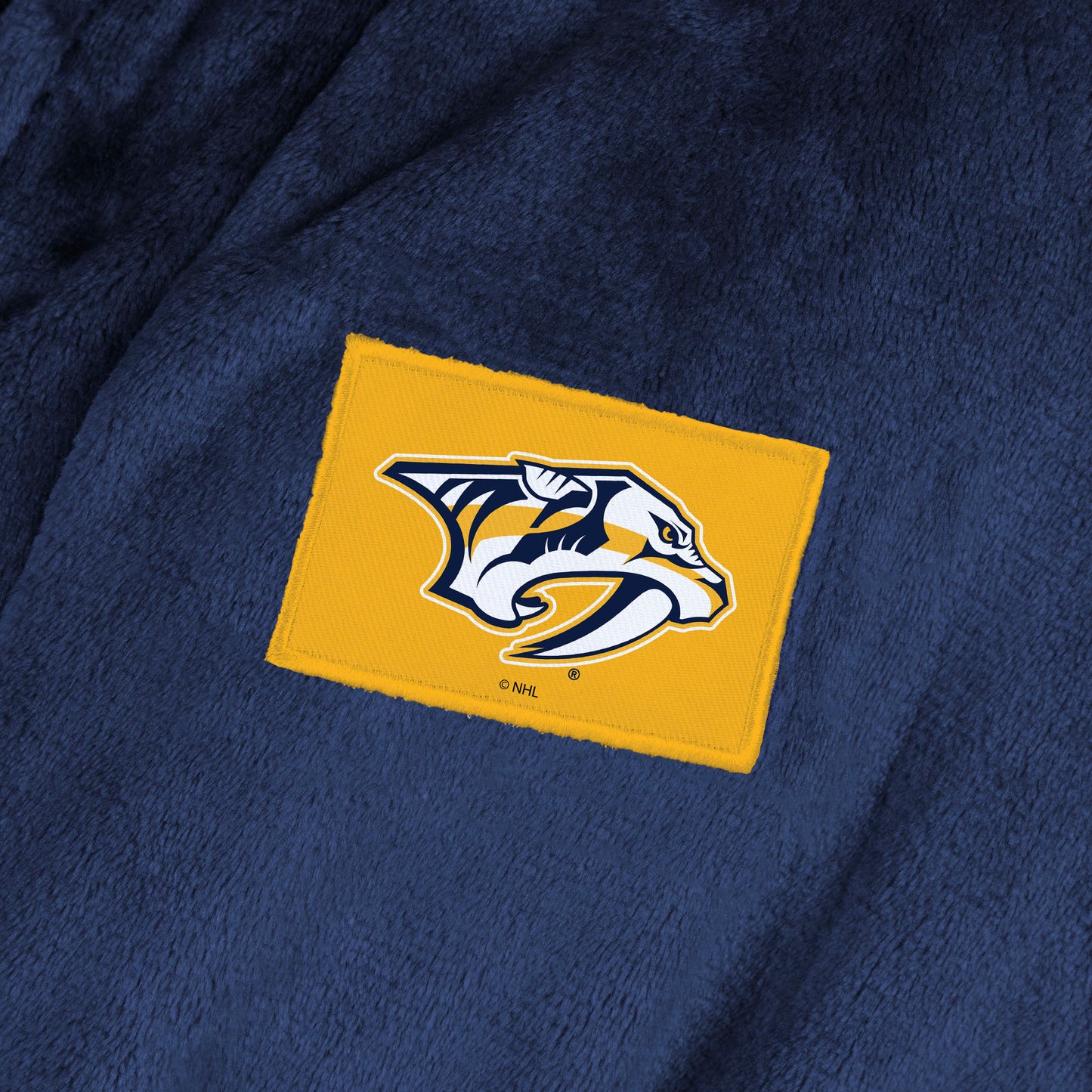Nashville Predators Womens SHERPA bathrobe patch