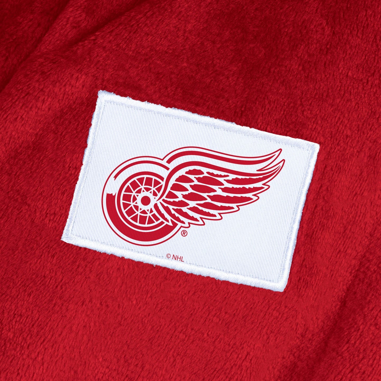 Detroit Red Wings team color bathrobe patch