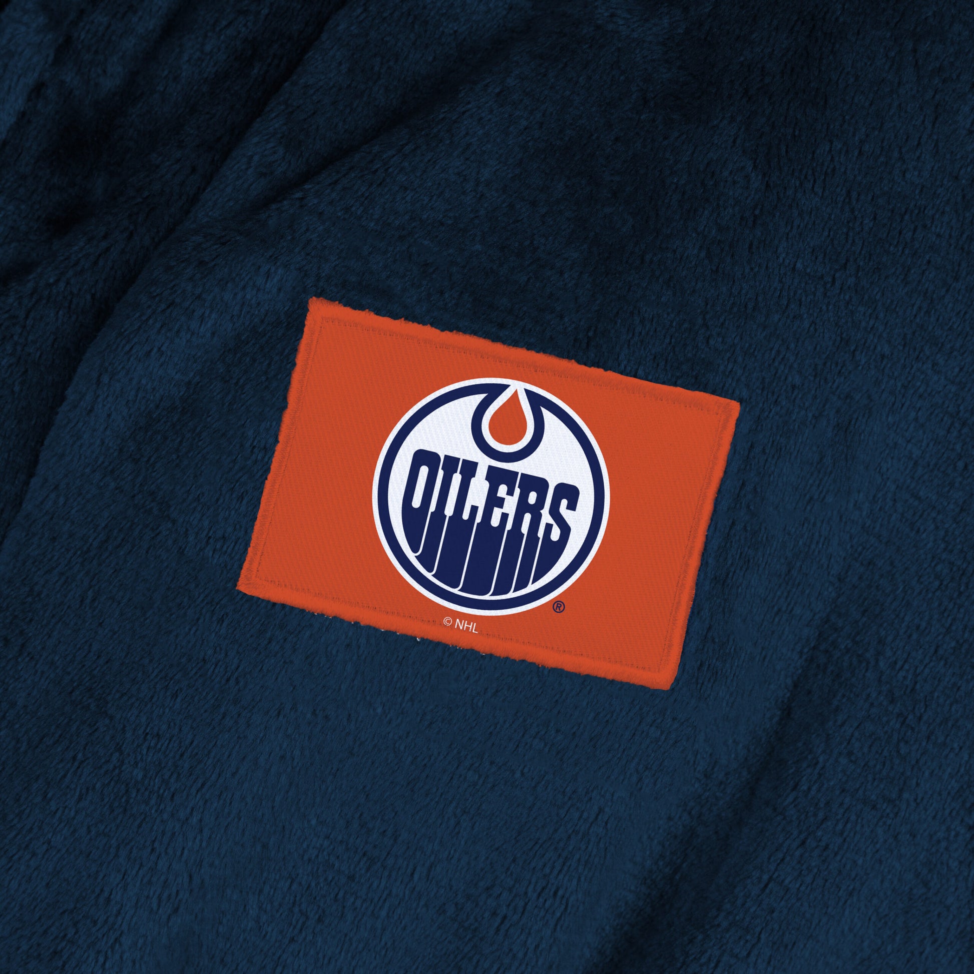 Edmonton Oilers team color bathrobe patch