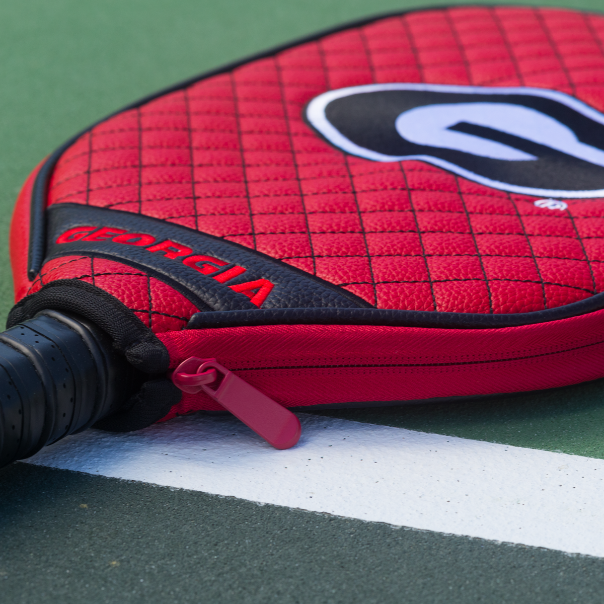 Georgia Bulldogs Red quilted pickleball paddle cover closeup image