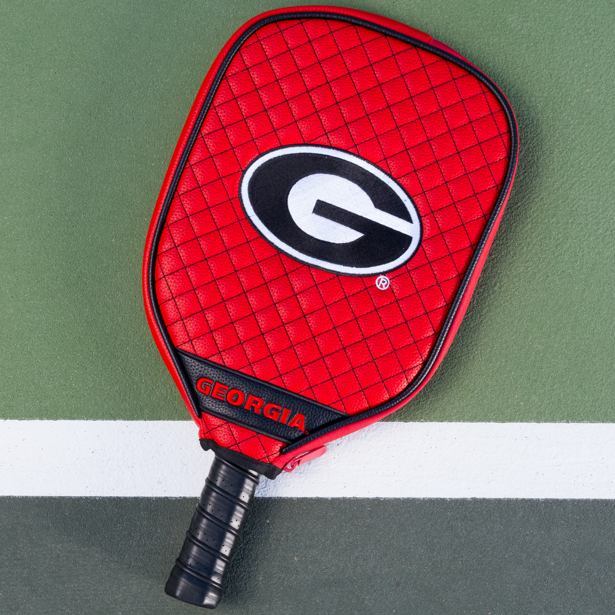 Georgia Bulldogs Red quilted pickleball paddle cover on court