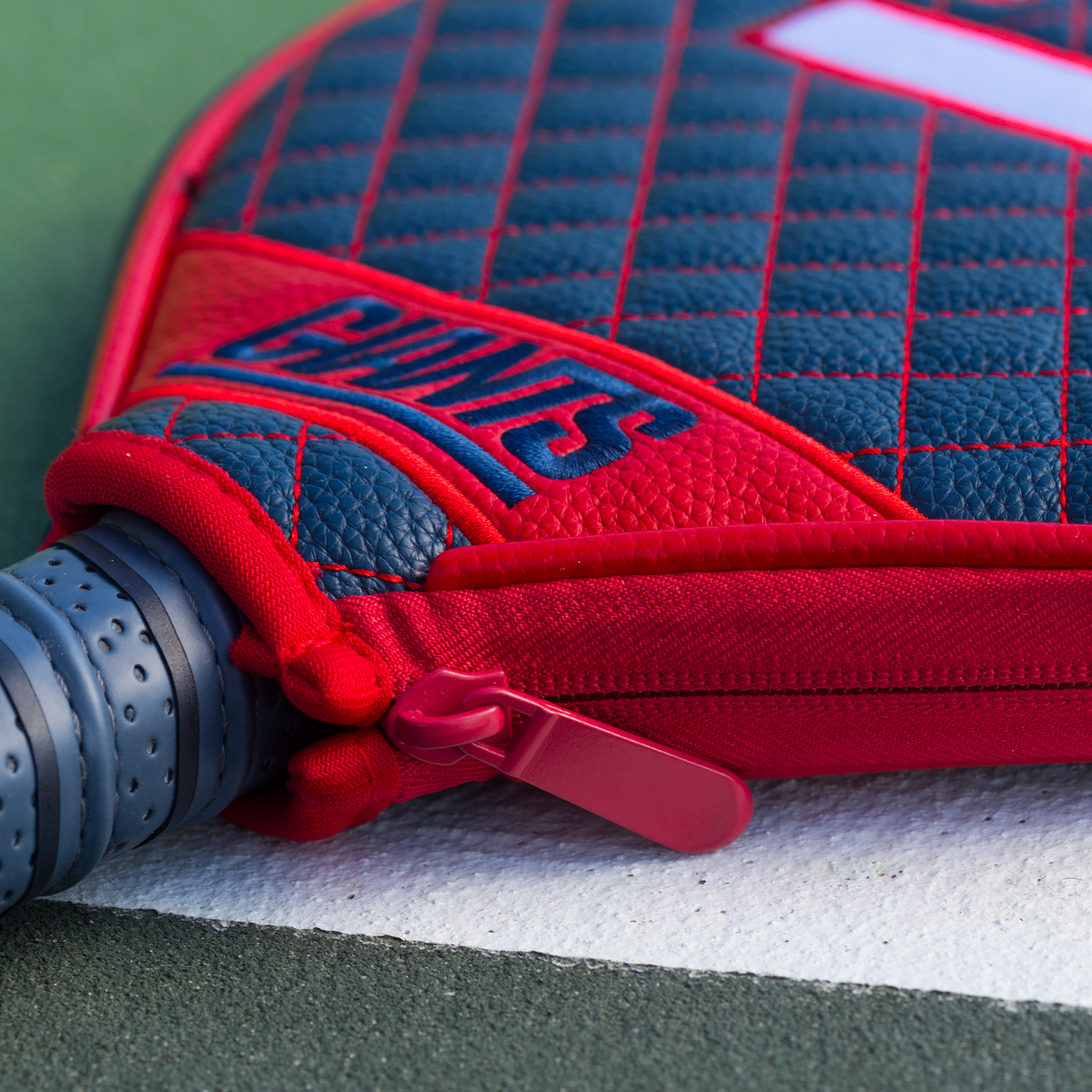 New York Giants Red quilted pickleball paddle cover closeup image