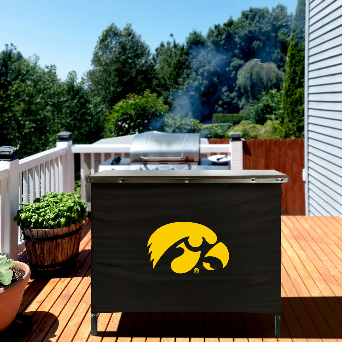 Iowa Hawkeyes Portable Indoor/Outdoor Bar outdoor party lifestyle