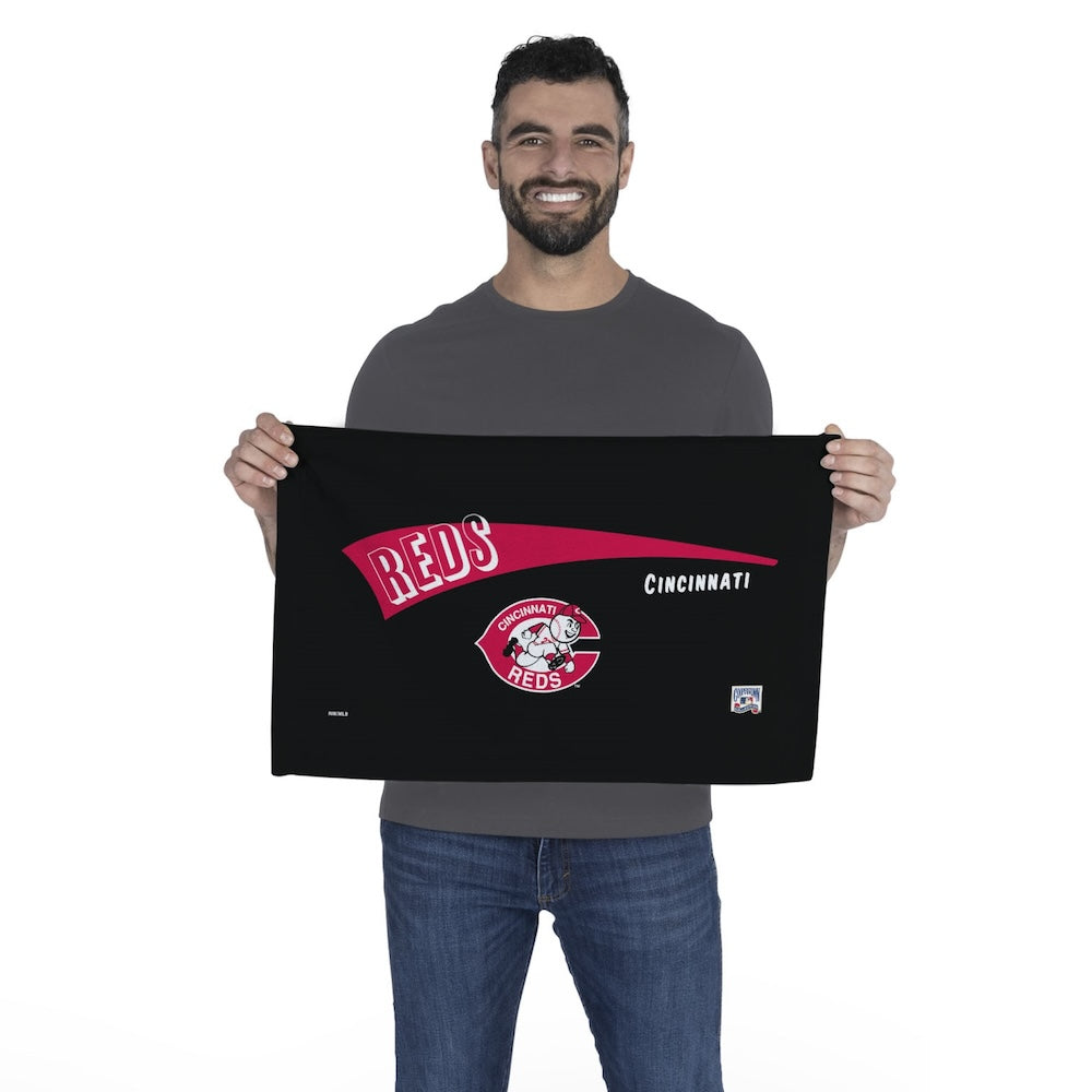 Cincinnati Reds decorative towels