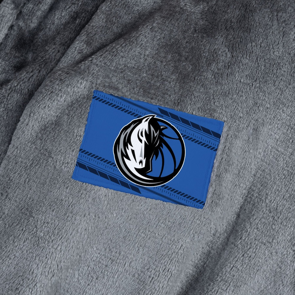 Dallas Mavericks silk touch charcoal bathrobe logo patch