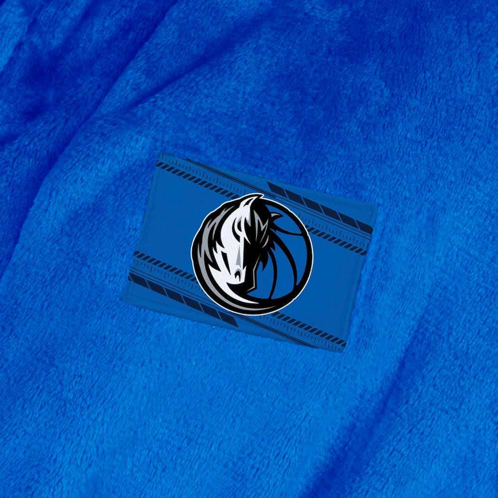 Dallas Mavericks team color bathrobe patch