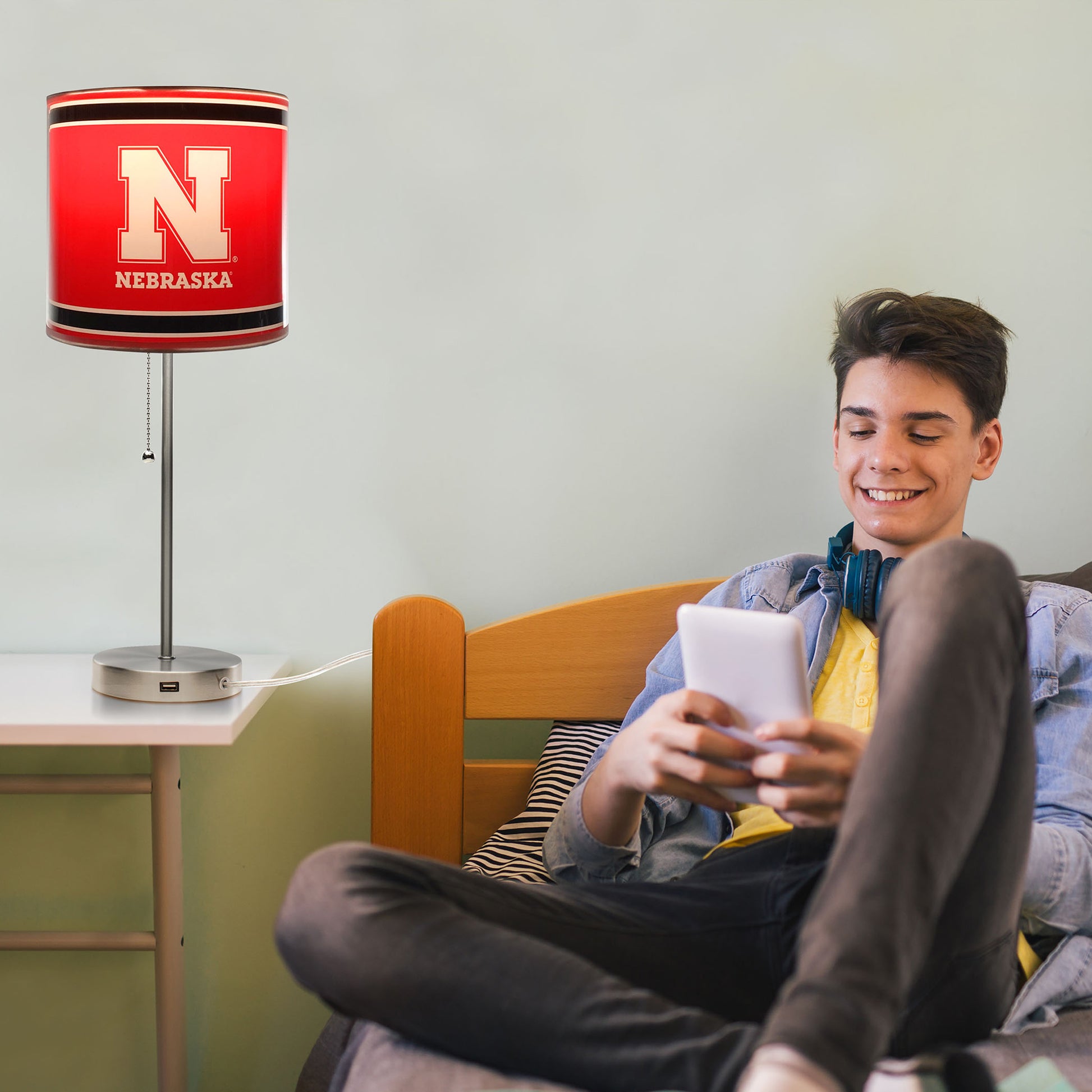 Nebraska Cornhuskers reading lamp