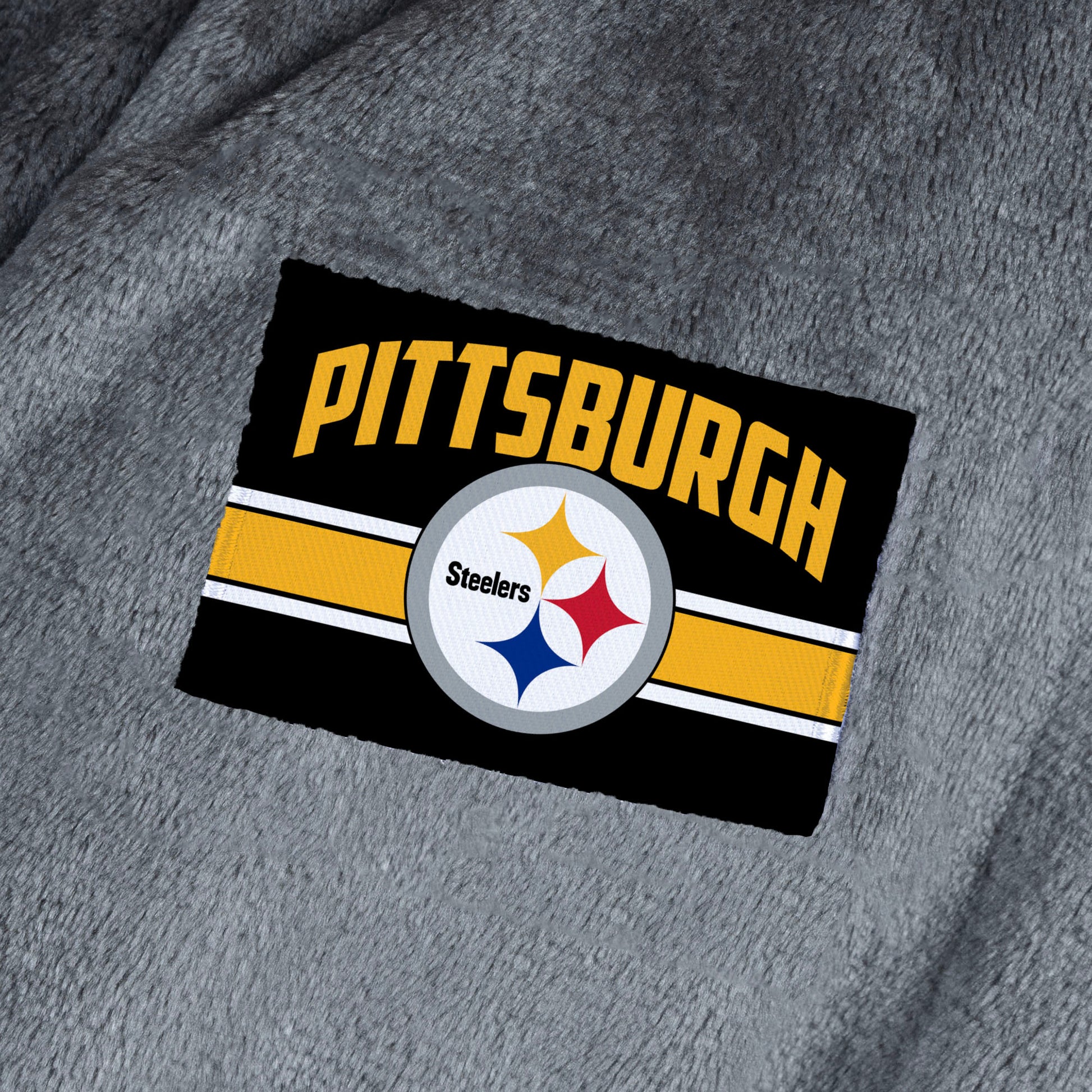 Pittsburgh Steelers silk touch charcoal bathrobe logo patch