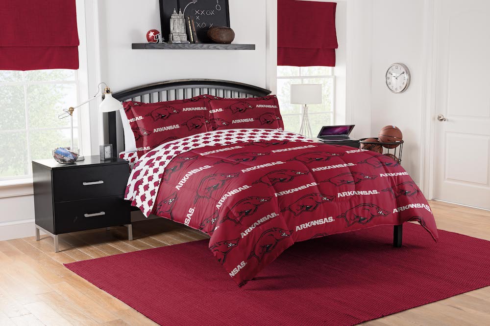 Arkansas Razorbacks queen size bed in a bag