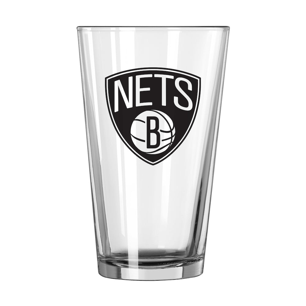 Brooklyn Nets pint glass