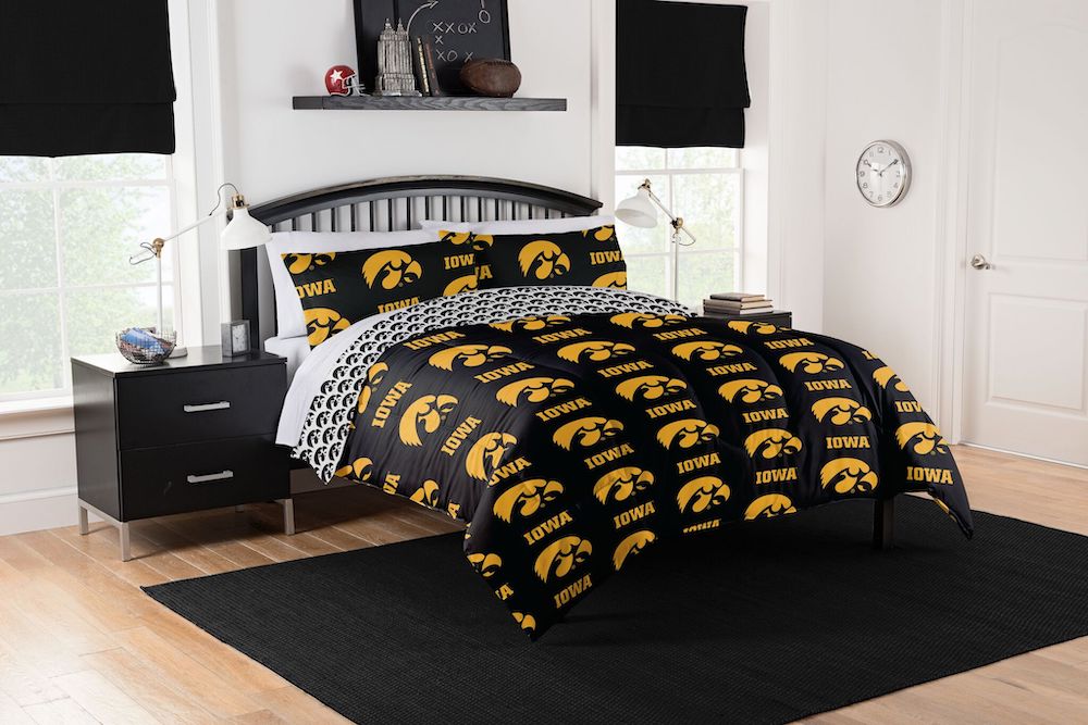 Iowa Hawkeyes queen size bed in a bag