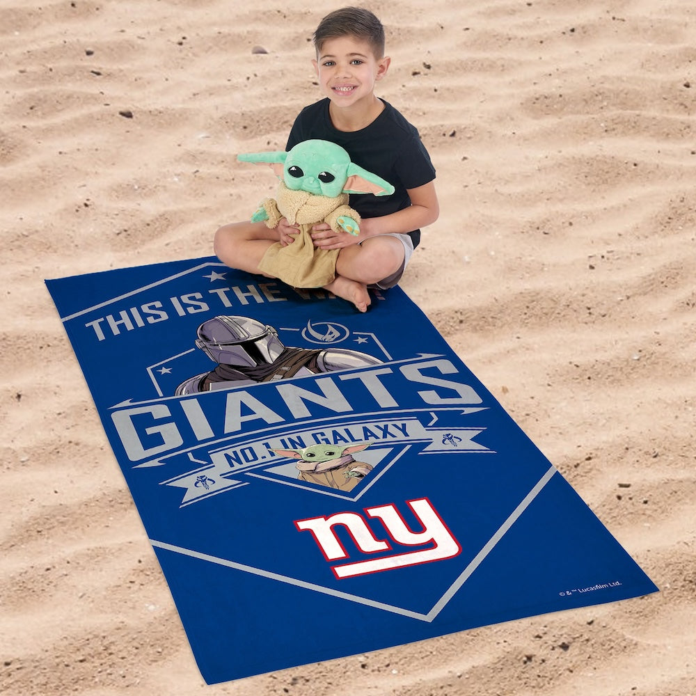 New York Giants Baby Yoda Hugger and Towel 1