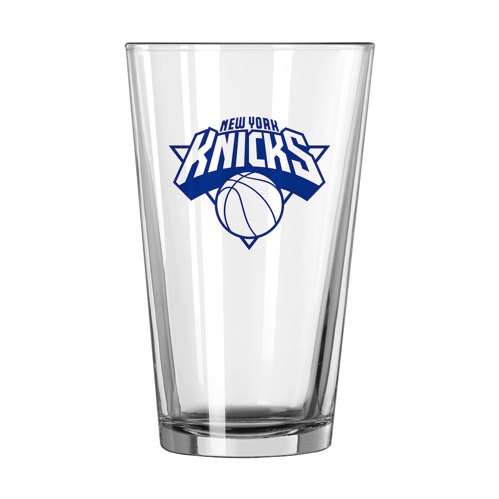 New York Knicks pint glass